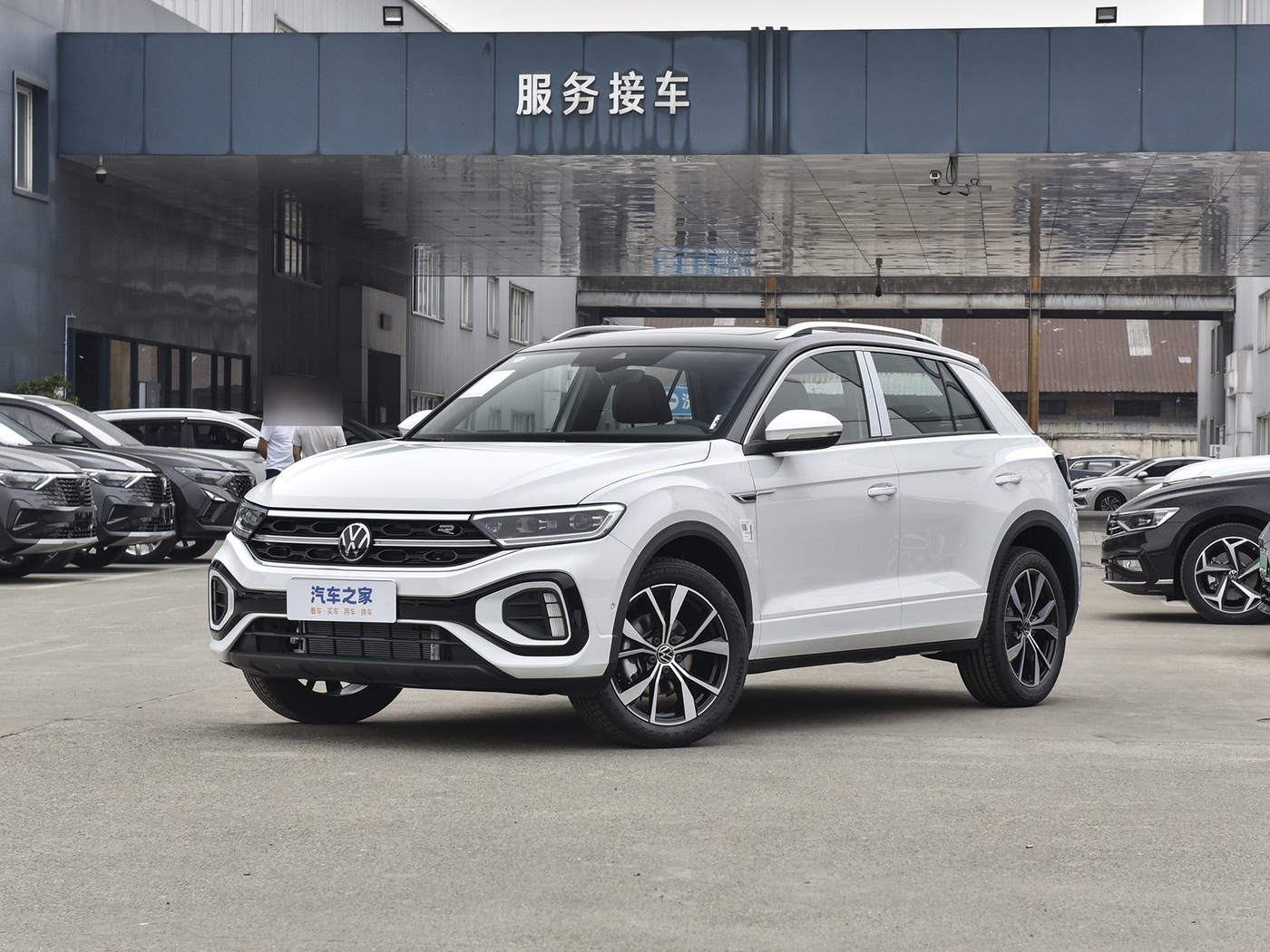 Volkswagen T-Roc 2026 — photo 1