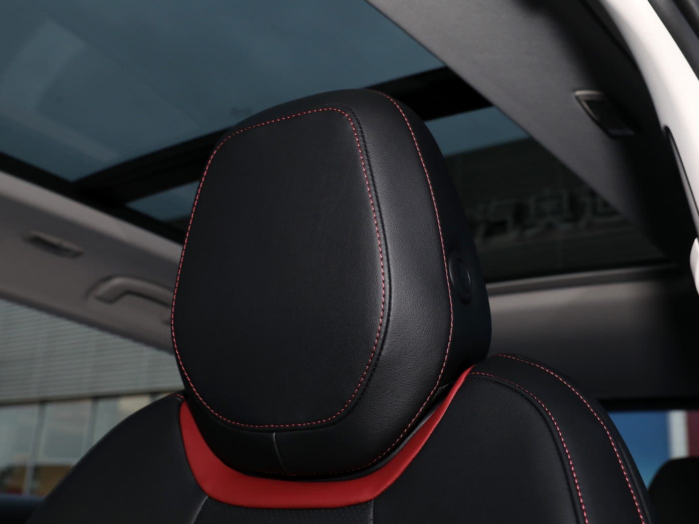 Skoda Karoq 2025 — photo 6